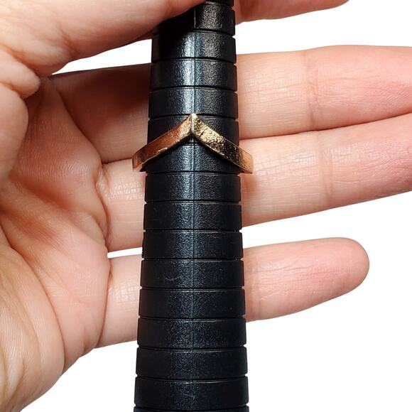 Copper Tone Unsigned Ring Sz 7 Minimalist Basic - Picture 1 of 5